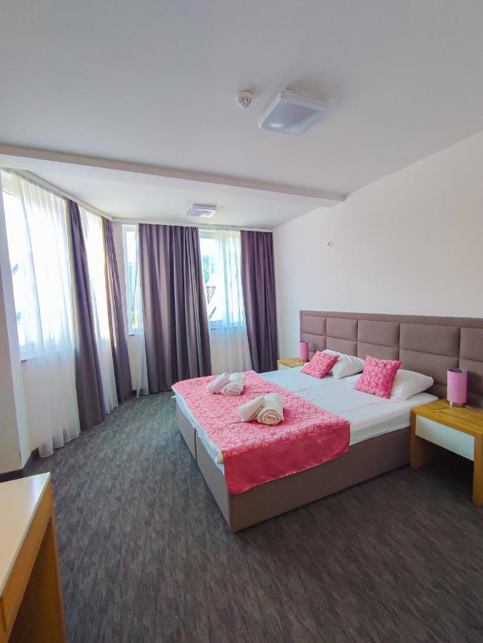 Oaza Mira Hotel & Resort-فندق ومنتجع واحة الهدوء Vlasic Eksteriør bilde